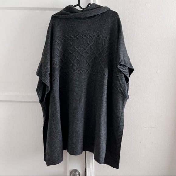 Fits up to Size L - NYDJ Poncho - Picture 2 of 6